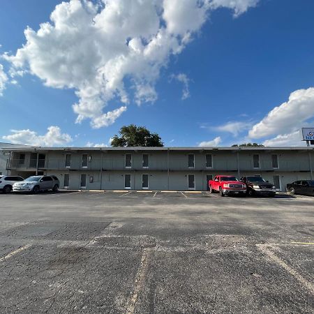 Mid Towne Inn & Suites San Antonio Exterior foto
