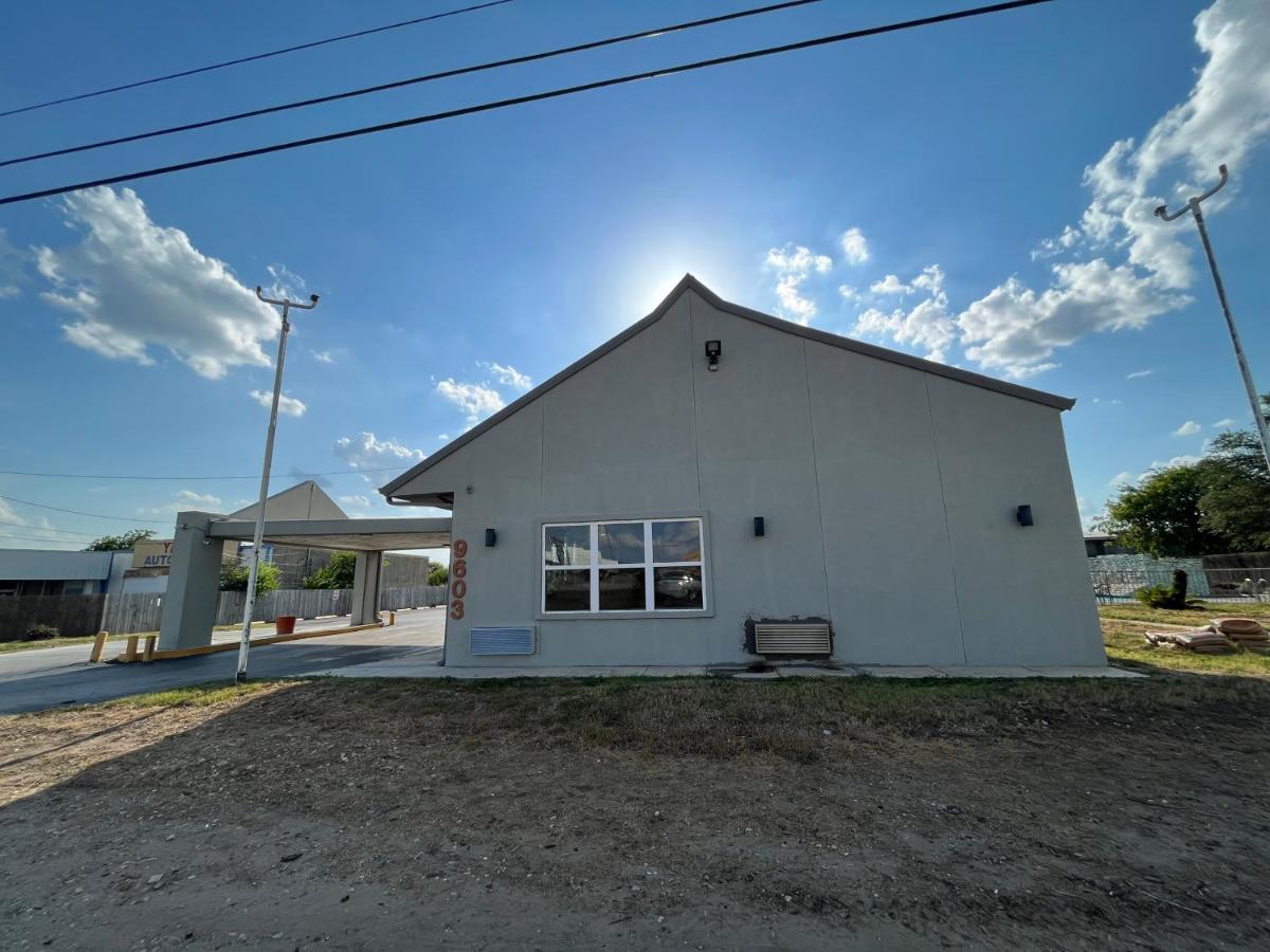 Mid Towne Inn & Suites San Antonio Exterior foto